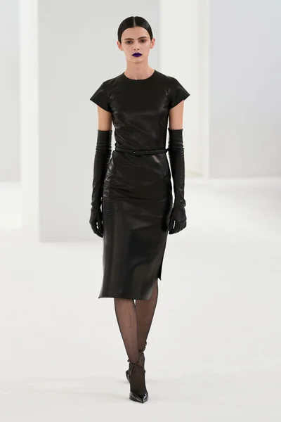 Look 12